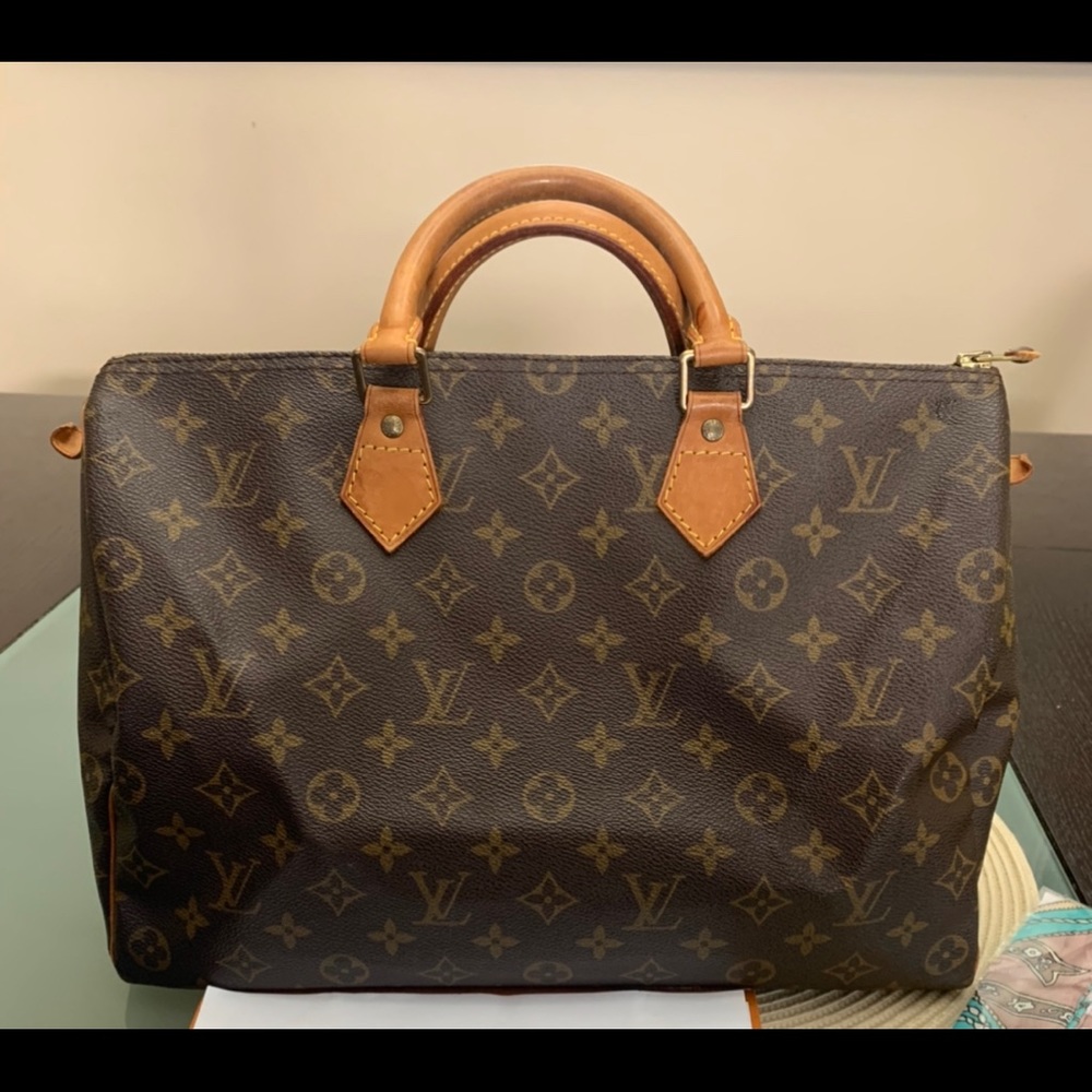 Louis Vuitton Speedy 35